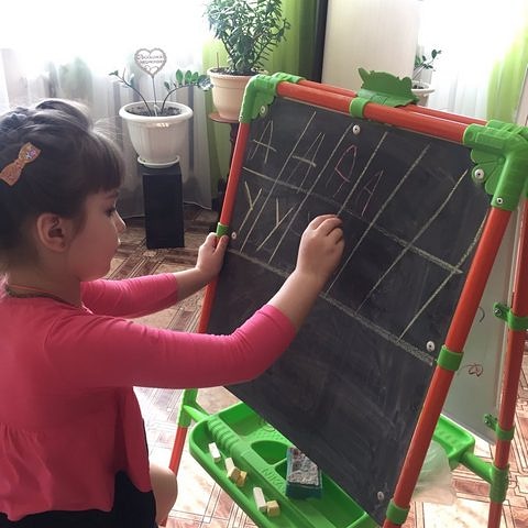 О непрерывности дошкольного образования, формах общения с родителями даже во время карантина можно говорить долго и много.