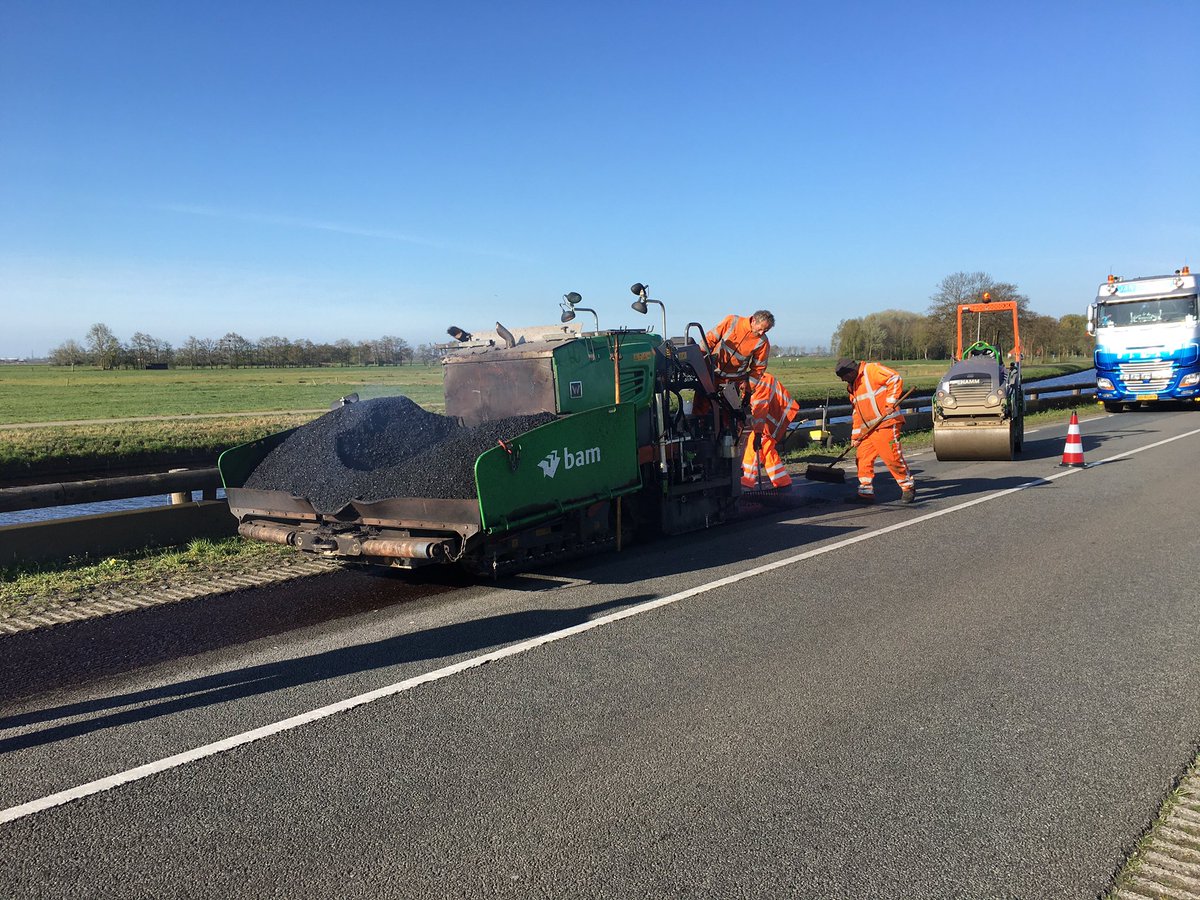 Gerard_Beek's tweet photo. Technisch weer ☀️ #BAMinjouwbuurt #Teamwork #N377 #Lichtmis @BAMInfra_nl https://t.co/D99V19jDw7