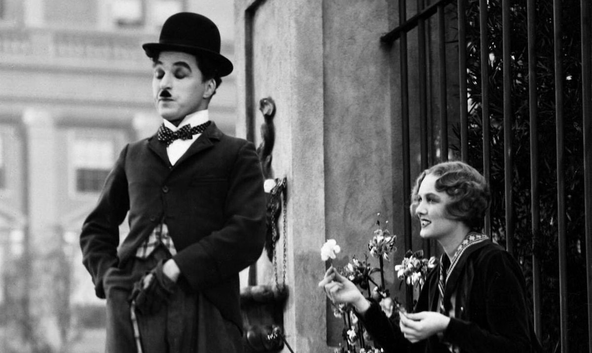 Kamallo23's tweet photo. City Lights (1931) https://t.co/vllu5e8Vt7