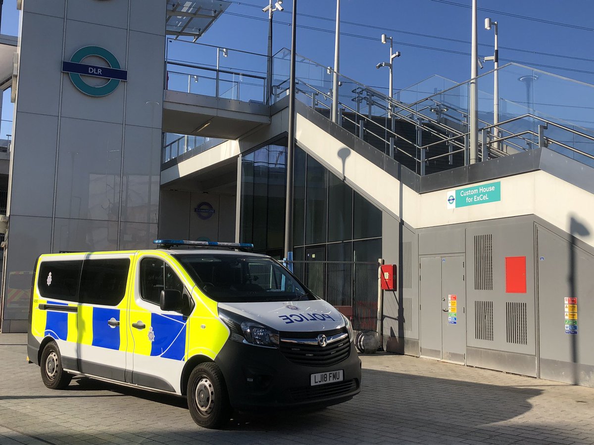 BTPCasey's tweet photo. Our #projectServator teams have been deployed around @NightingaleLDN to ensure only essential travel on the network. #StayHomeSaveLives #ProtectTheNHS https://t.co/yZOMedLO7E