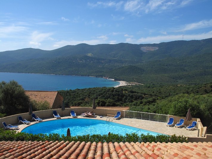 Ollandini's tweet photo. #résidence #corse #voyage #ollandini #cupabia #travel #summer

✅ Appartements tout confort
✅ Vue magique sur la de Cupabia

👉 https://t.co/tfjIkh4Ybw https://t.co/XFLUwBvVOX