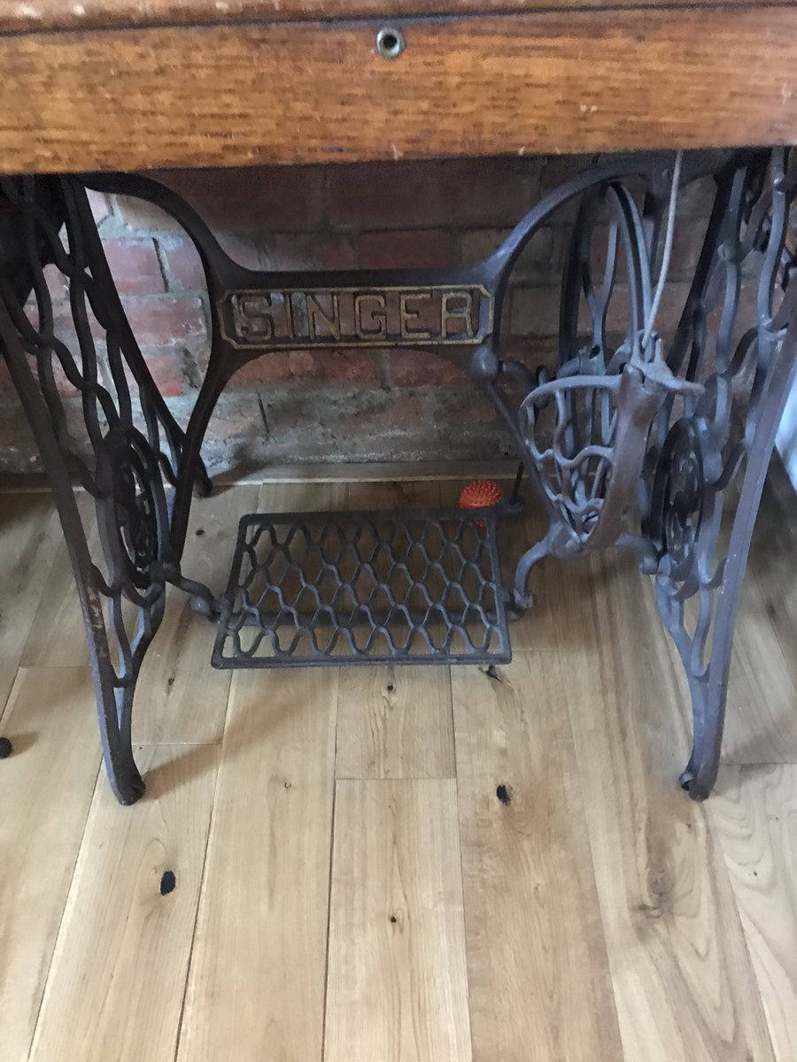 999GrayM's tweet photo. @str_womble @CMSteveFox I recon he’s on the treadle providing power to the sewing machine😂 https://t.co/FLDm4MW9es