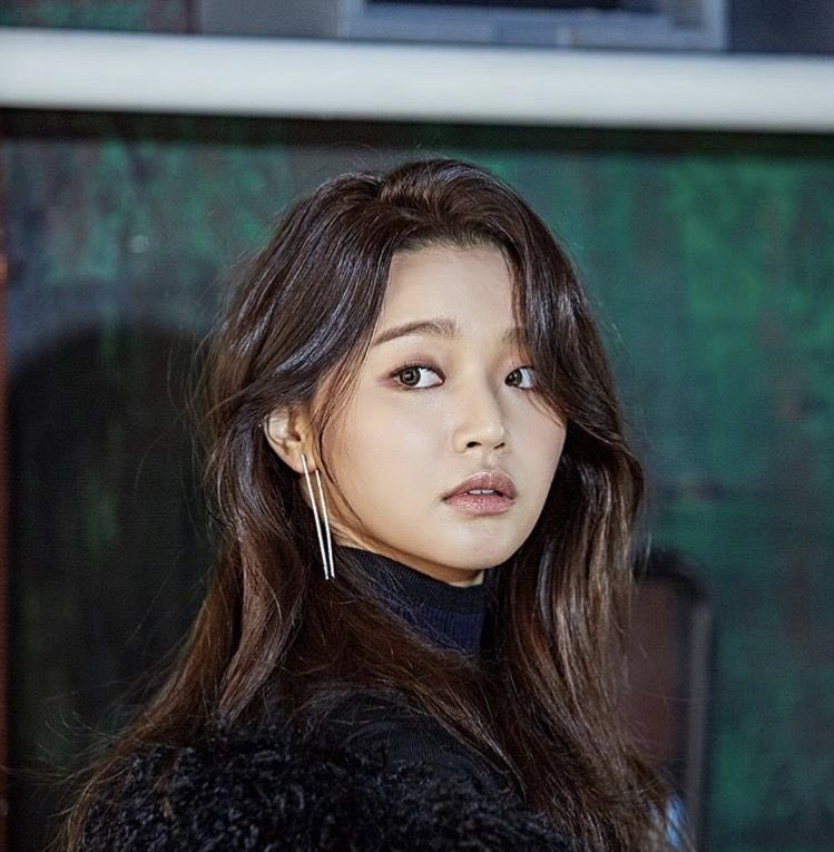 which drama/movie/variety show etc you first knew this actress?actress: z.hera