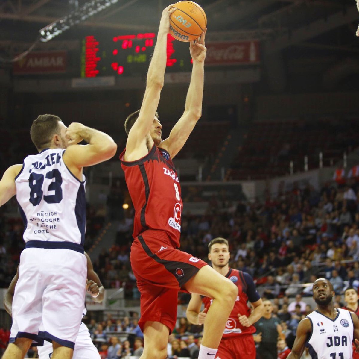 CasademontZGZ's tweet photo. 𝗡𝗶𝗰𝗼’𝘀 𝗯𝗼𝘂𝗻𝗰𝗲
#BCLDunkWeek | #ZaragozaIsBack🦁 https://t.co/3YBdll8F92
