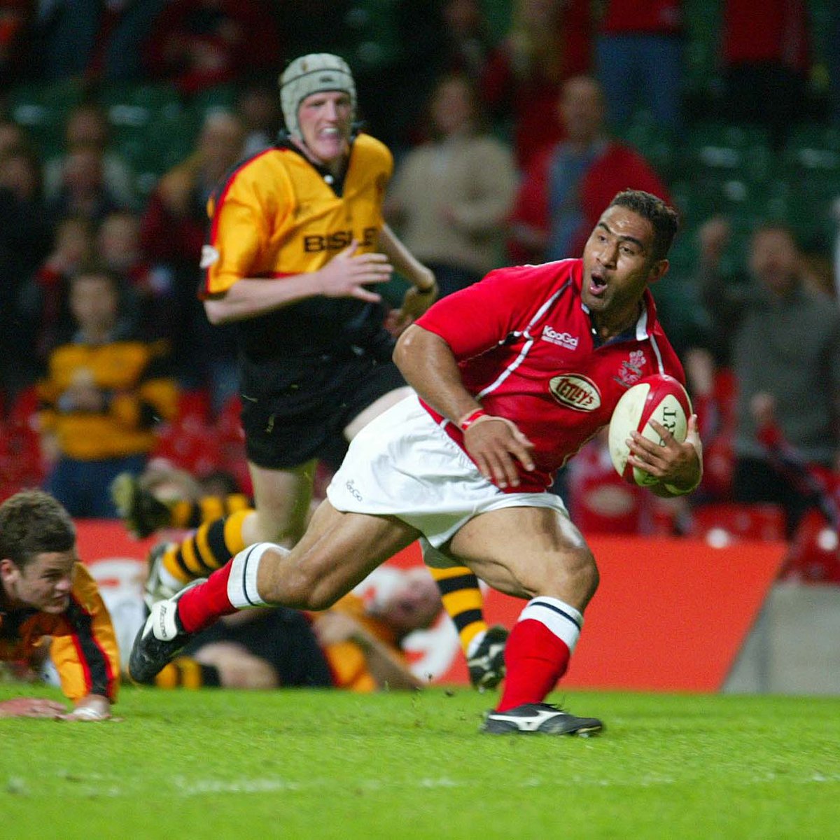 scarlets_rugby's tweet photo. 📊ULTIMATE XV | Time to pick Foxy's centre partner. We've added a couple of names to the mix!
🔴 Salesi Finau
🔴 Matthew J Watkins
🔴 Regan King
🔴 Hadleigh Parkes
🔴 Scott Williams
🔴 Leigh Davies
🔴 Gavin Evans
Vote | Pleidleisiwch ⬇️
https://t.co/hcAn1YTKR3 https://t.co/9HRW73sMXE