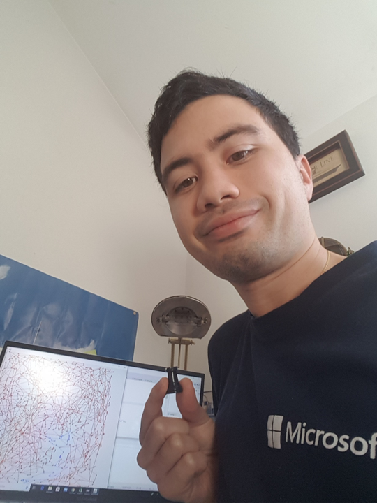 DCbrain_feed's tweet photo. Yoann, doctorant, travaille sur l'optimisation de réseaux logistiques et teste notamment des heuristiques sur les instances de réseaux les plus complexes.  
Il passe son temps libre à jouer aux échecs et à simuler des parties entre 2 IA.
#DCbrainRemote https://t.co/3BtIaVNPkw