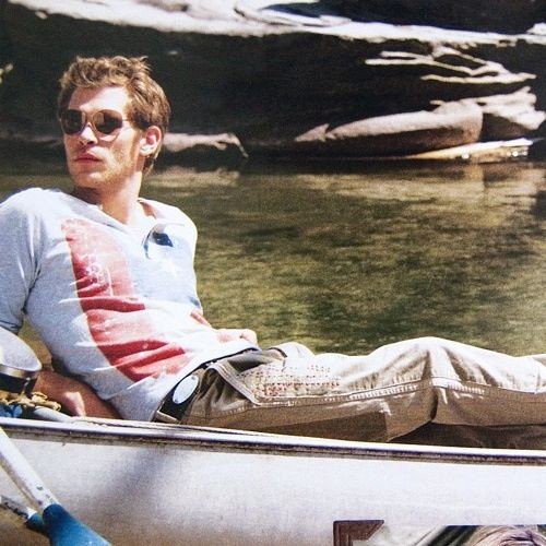 blodvstream's tweet photo. random jomo pics to make your day better https://t.co/hwhWbBWMf4