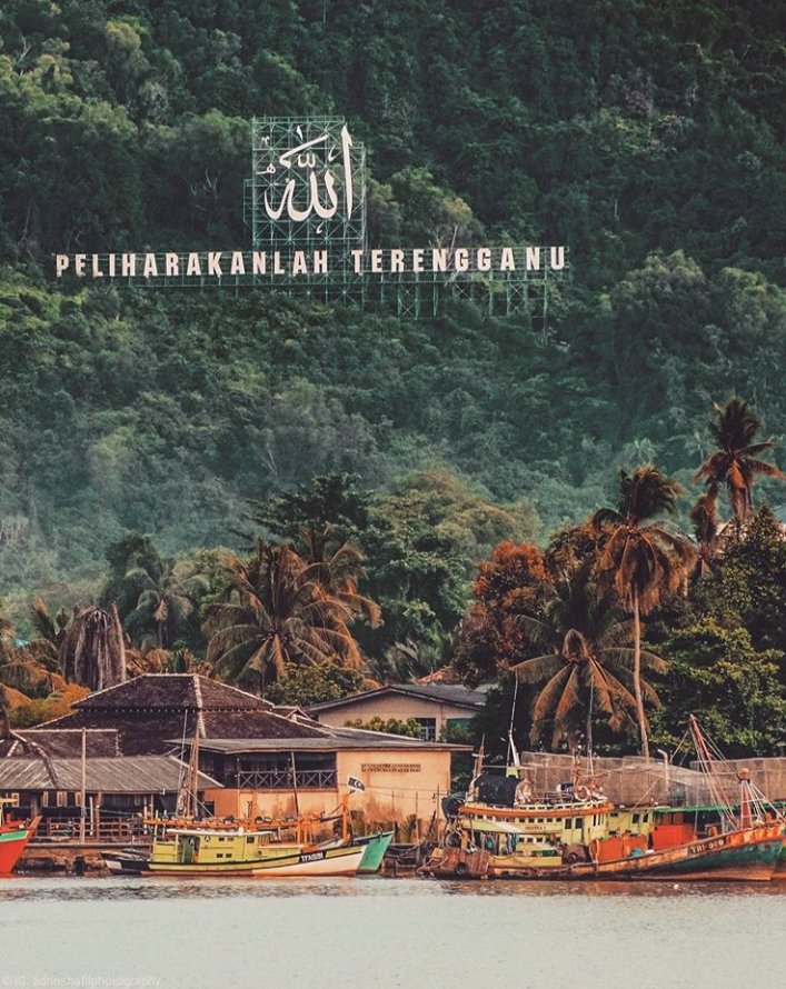 MohdAfeeq3's tweet photo. Oh god.. Proteck Terengganu from covid-19 catastrophe😣 https://t.co/DTNUwqE5JV