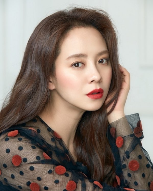 which drama/movie/variety show etc you first knew this actress?actress: song ji hyo