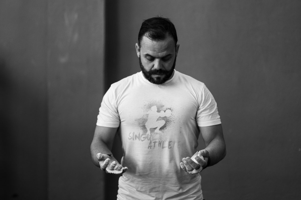 🔴IVÁN COLMENAREJO (<a href="/Ivanunoiuno/">Ivan</a>), coach deportivo y director deportivo de Proyecto FER en <a href="/agolpedemicro/">A Golpe de Micro</a>:

"Hoy os traigo un mix de todo los que hemos hecho 'Escalera invertida' de ejercicios".

DIRECTO:pscp.tv/w/cWVlHDFlVmpZ…