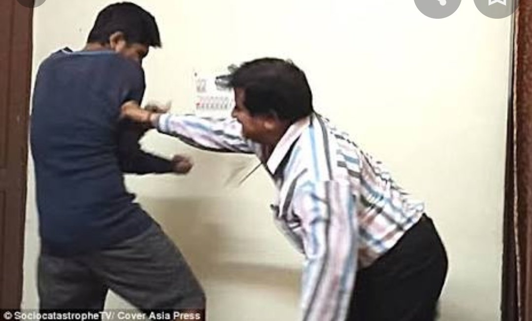 Pratham1692's tweet photo. I m jealous of my parents, I will never have a kid as cool as they have, Flying chappal received at 125km/h.Dad beating from last 30 mins😂😂
#MEMES #MemeSK #Chrisgayle https://t.co/j8fkm0Rdfv