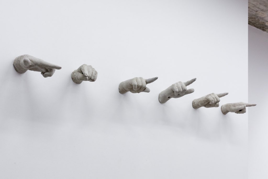 Чичлэхээсээ өмнө чи өөрийгөө хэн бэ гэдгээ бод гэнэ лээ шүү