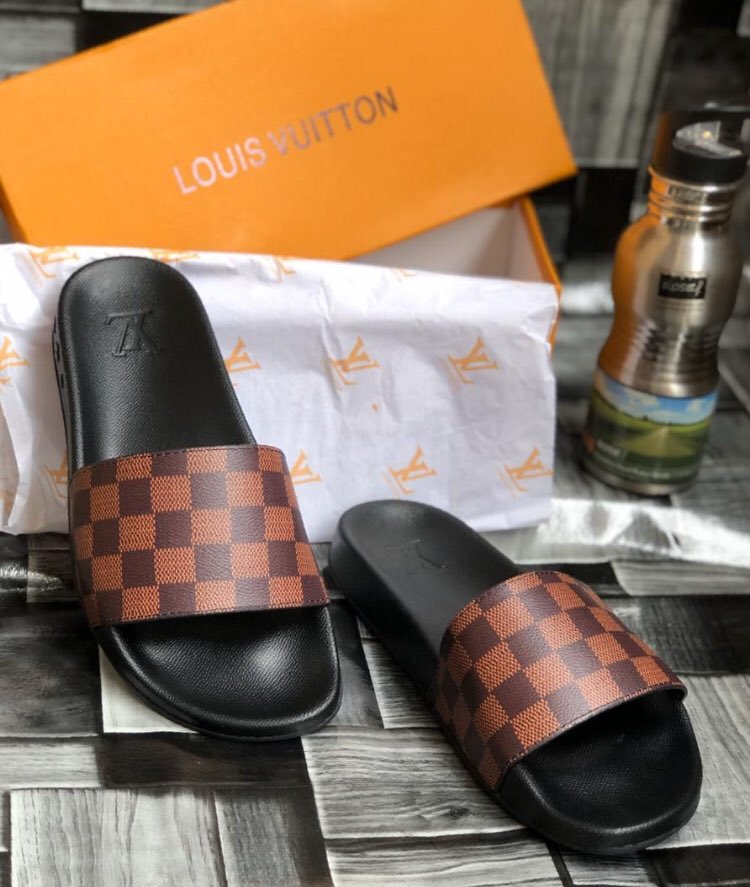 Driidz_Ayo's tweet photo. @p_ayotunde I sell top notch wares; T-shirts, Jeans, Slides, Sneakers....... Your drip is very important to us 😎😎😎 
You can hit me up on 
WhatsApp: 08124242738
IG: https://t.co/vlokiqRPxe https://t.co/VDcd4lNeQP