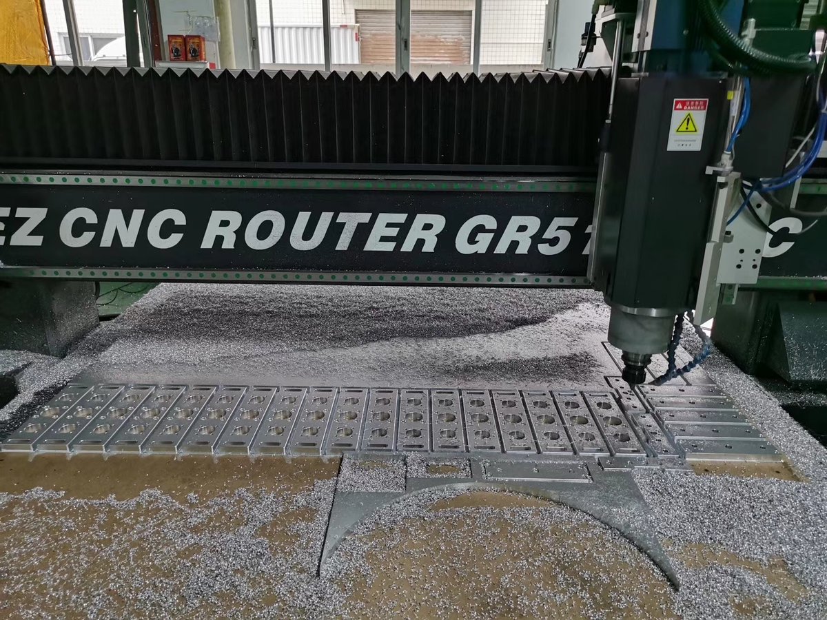 Munira_EZletter's tweet image. EZCNC Router
Processing Aluminum parts of mask making machine
Three cnc router work at the same time for saving
time!
#maskmaking #maskmakingmachine
#facialmask #protectivemaskmaking
#maskmakingmachineavailable  #ezletter #cnc
#cncrouter #Aluminumprocessing
