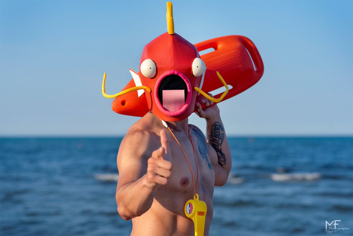 Ermetriel's tweet photo. 🏝️BayKarpWatch!
🐟Karp want you!
Cosplayer: @Ermetriel
Ph: @FaggioMat
#magikarp #gijinka #cosplayer #cosplay #baywatch #Pokemon #riminicomix https://t.co/ggqsvvdwWb
