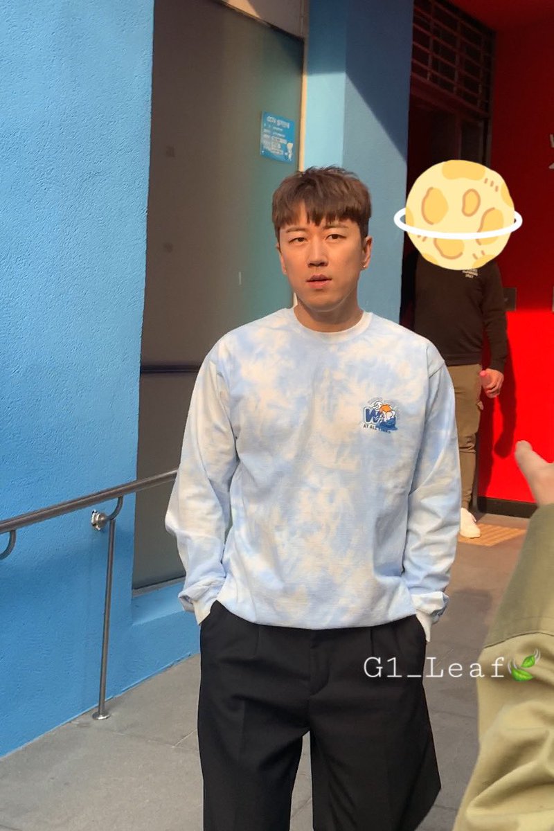 200415 젝스키스 23주년
앞으로도 계속 만나길 바라요. 젝키와 함께 100주년까지 가고싶어요.💛
#은지원 #이재진 #김재덕 #장수원 
#젝스키스_23주년_축하해 
#SECHSKIES_23RD_ANNIVERSARY
 #젝키_있다면_옐키_천국인거야