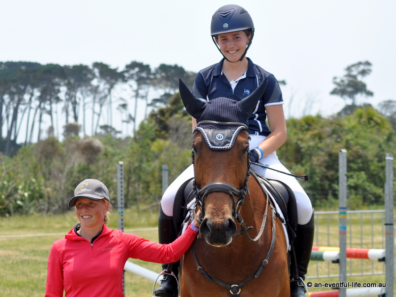 World Champion Ros Canter focused on riding 'easy' fences in her Puhinui Masterclass 'This type of jump needs to be trained for as much as technical fences because it’s here that seconds can be lost, and that can cost you the win' an-eventful-life.com.au/features/train… #eventing