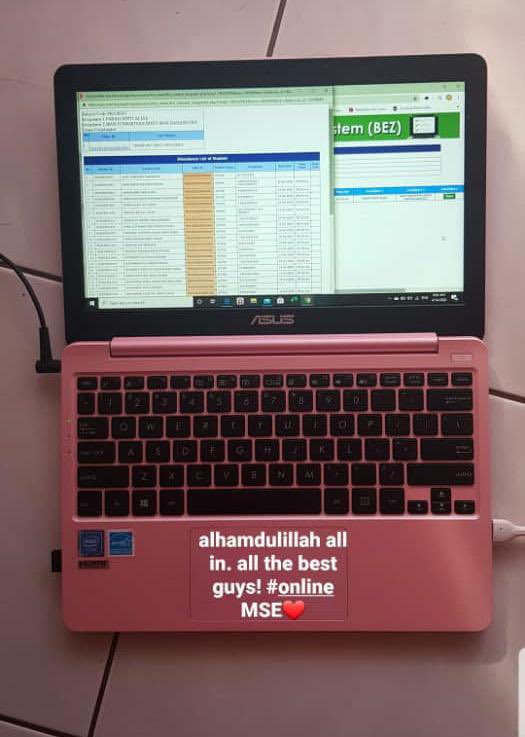 MohdShukriYajid's tweet photo. On day 29th of #MCO, glad to see the stds adjusting well into the new-normal of learning. Internally developed, the Blended Assesment System (BEZ) ensures continuous teaching &amp; learning take place. Keep going! @MSUMalaysia @MSUcollege https://t.co/bDJocpm4Jb