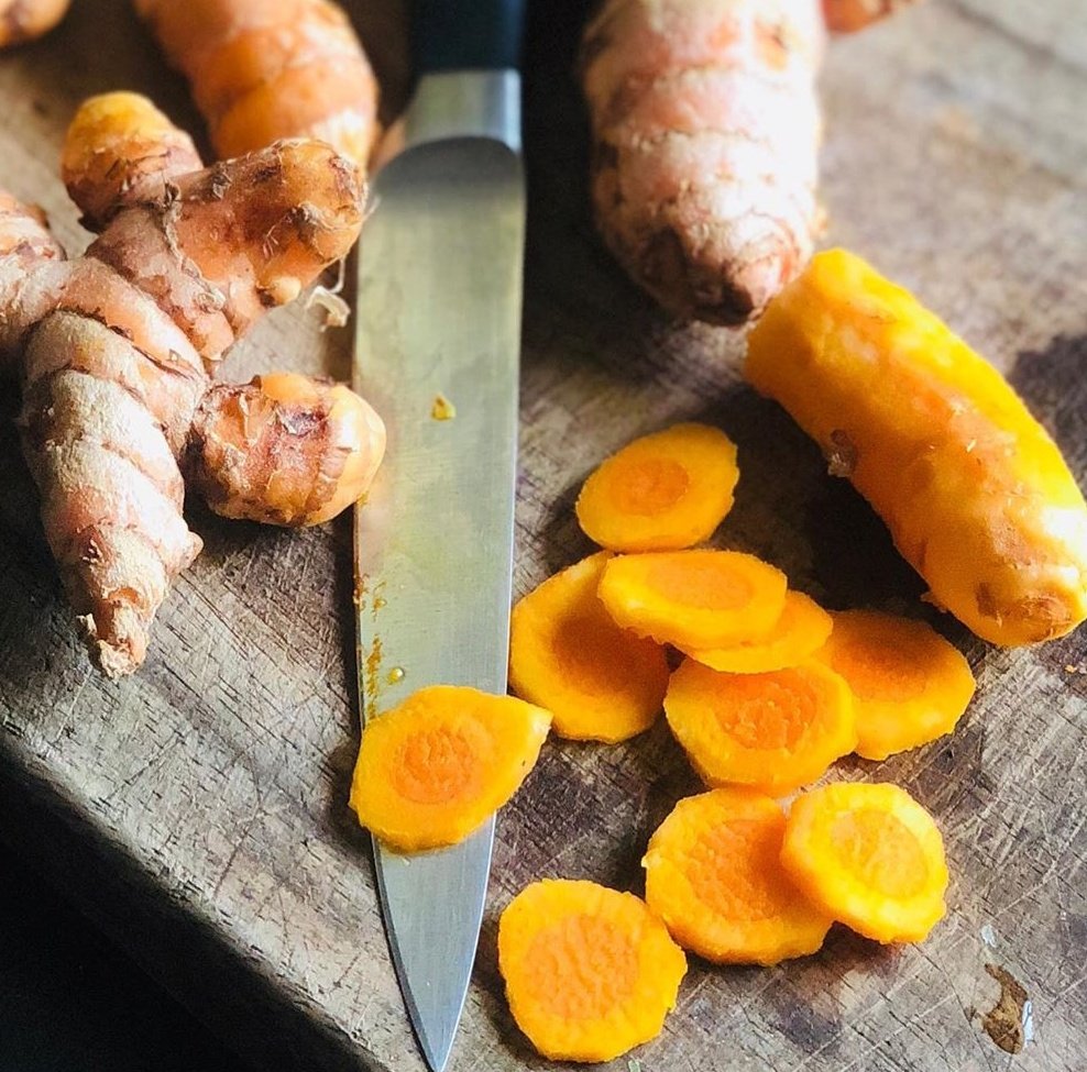 Next comes Turmeric! Another brilliant immunity booster! We use the dry powder in most of our cooking. Even otherwise, the fresh root can be eaten as curry, pickled or made into delicious juice! Or just boiled in milk!Now Firangs are patenting Turmeric Latte! 