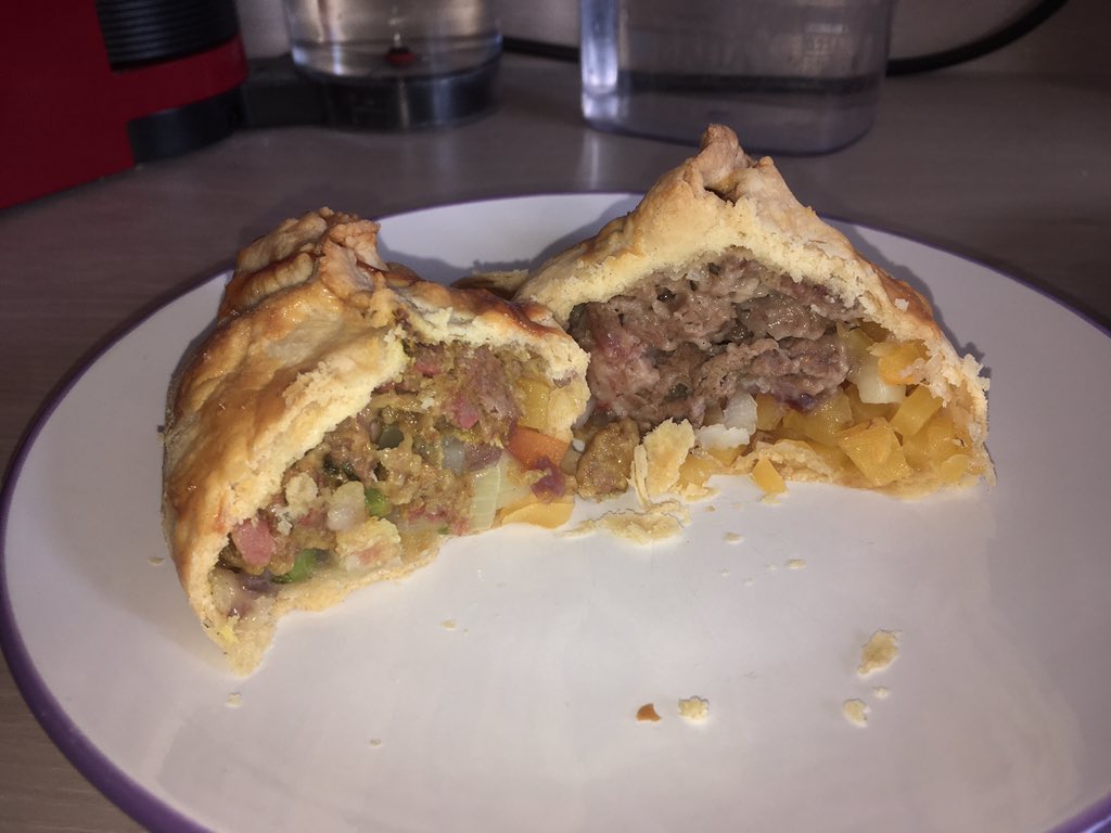 TLSSMART's tweet photo. Ooooo! Love cooking! But may need volunteers, baby oil and a shoe horn to get me out the house! #tlssmart #lockdowncookup #softtissuetherapist #dkitchenlive https://t.co/Ai9VTnPLMm