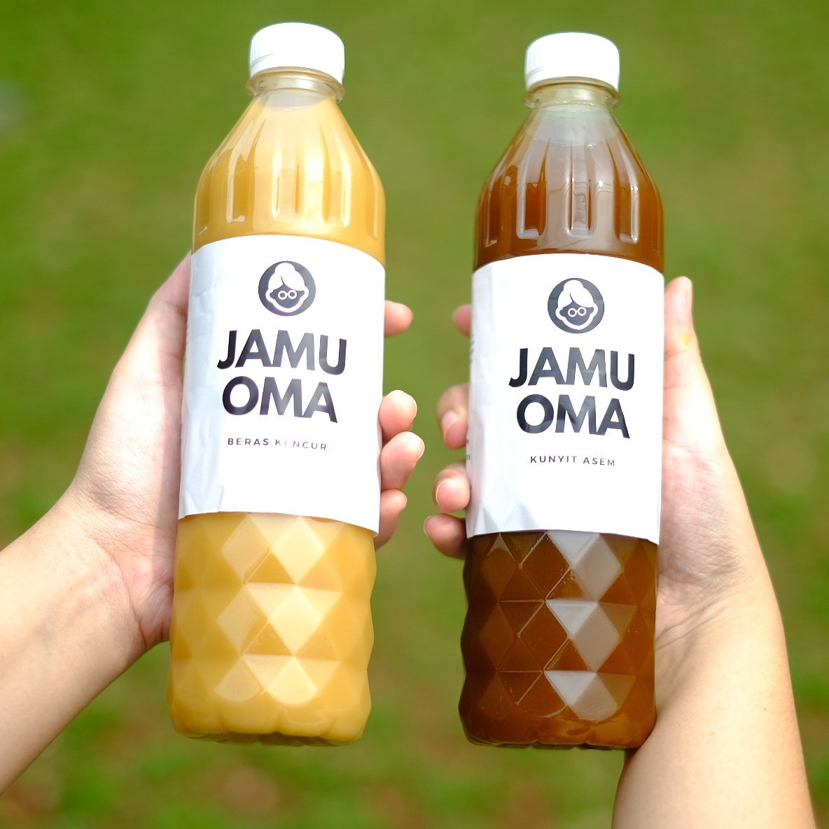 Usaha yg d rintis sekitar 4 tahun lalu, tp syg tidak konsisten. 😂 sekarang kembali lagiii semoga bs konsisten dan ga moody bikin jamu nya. Makasih yang selalu sabar nungguin jamu oma produksi lagii yaa😄