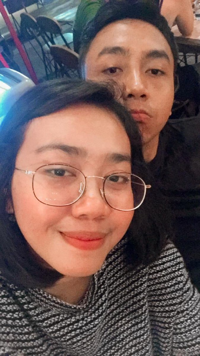 👩 : yank tgl 15 nih 👱‍♂️ : yuk nikah, ehh jalan mksdnya yank <a href="/ykrvd_/">Yakarita V D</a>