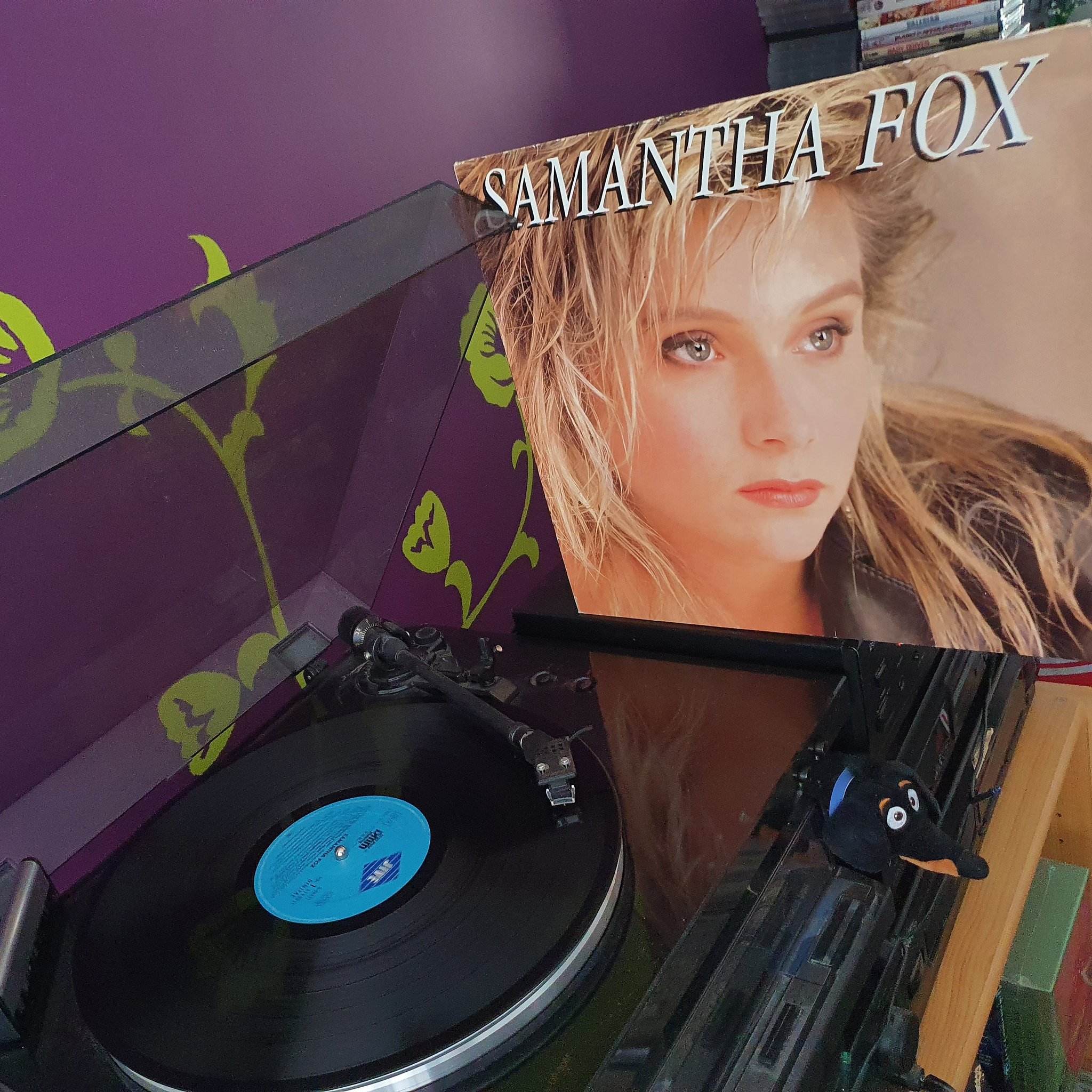 Happy Birthday *54*!
Samantha Fox - id. (Jive/1987) 