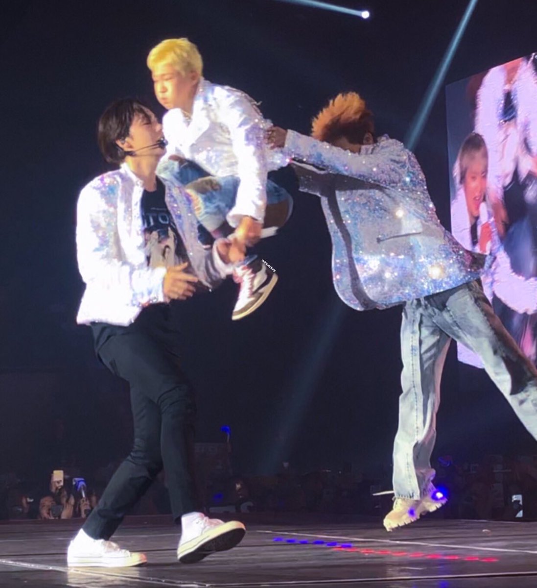 *plays Circle of Life*  #WINNER   #HOONY