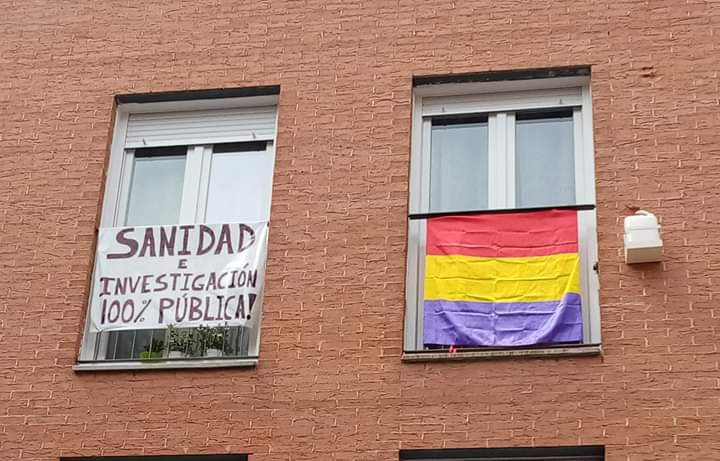 Vallekas23J's tweet photo. Algunas de las imágenes que nos habéis enviado de vuestros balcones ayer.
Ayer los valores republicanos estuvieron en las ventanas y en balcones, pronto estaremos en las calles, por la República que llegara y el derecho a decidir.
#14Abril #Republica https://t.co/2mKlauGTnR