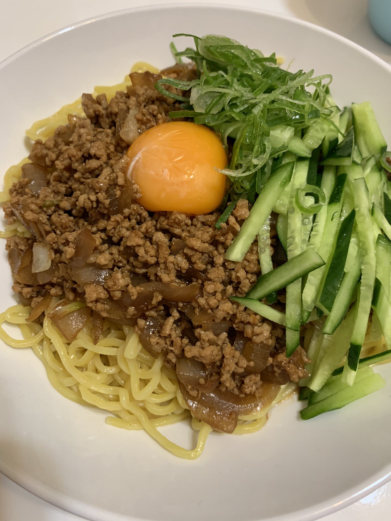 ゆっきーな على تويتر 最近見始めた韓国ドラマ 油っこいロマンスでジャージャー麺食べてるから食べたくなって今夜はコレ 片栗粉なくてとろみないけど甜麵醬たっぷりで美味しくできた