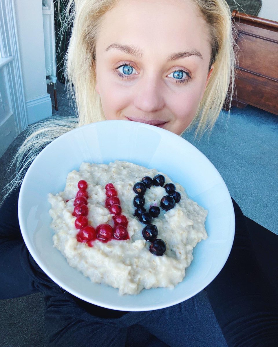 aimee_fuller's tweet photo. Swipe right to see my straight #UP out of bed head 😅
4.1m UK children are at risk of going hungry during the school holiday. #Covid19 has made this an even more urgent problem.Everyone should have enough to eat. So Here’s my #PLATEUPchallenge.To donate £5 text PLATEUP to 70085. https://t.co/Pqfp2raViA