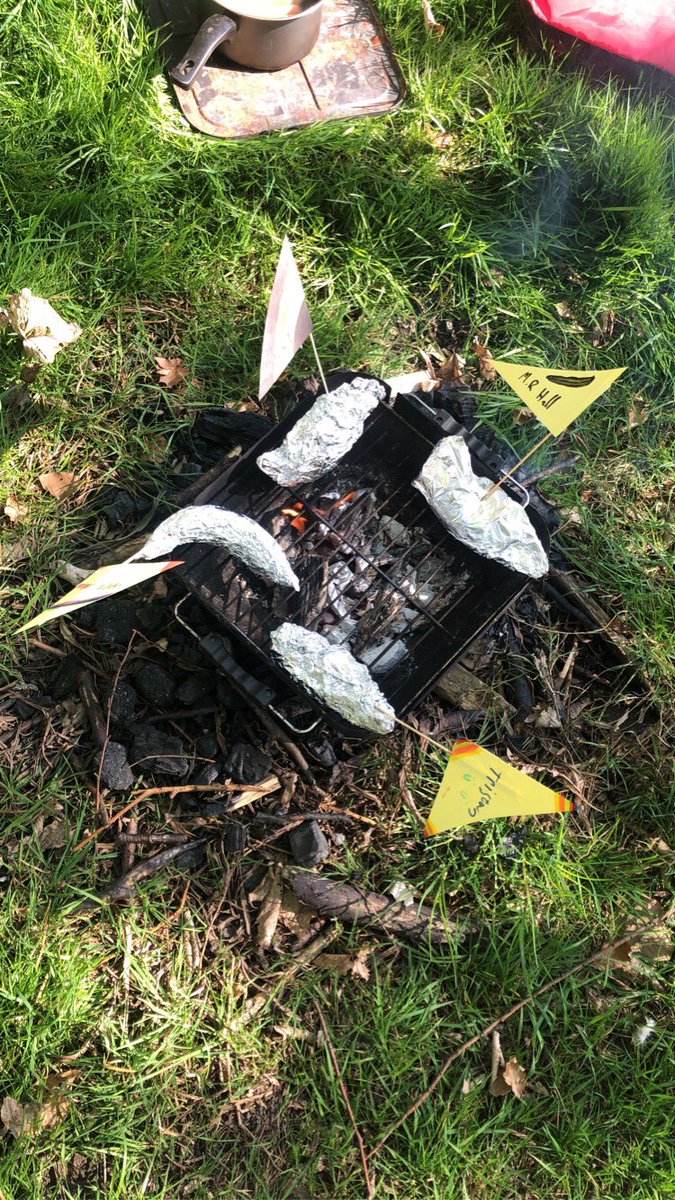 MrsWood_15's tweet photo. We’ve had a busy morning @HazlewoodCPS with the campfire 🔥 and treats 🍌🍫🌭 https://t.co/vJ85w6d2zv