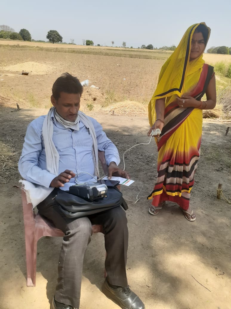 uttamku72050746's tweet photo. @SanjayDhotreMP @IndiaPostOffice @OfficeOfRSP @PMOIndia @IPPBOnline @UIDAI @cpmgup @cpmgtelangana @cpmggujarat @CpmgUttarakhand @cpmgmaharashtra @cpmgassam рд╕рд░ рдЗрд╕ рдореБрд╢реНрдХрд┐рд▓ рдШрдбрд╝реА рдореЗрдВ #рдЧреНрд░рд╛рдореАрдгрдбрд╛рдХрд╕реЗрд╡рдХ AEPS рдХреЗ рджреНрд╡рд╛рд░рд╛ рд╣рд░ рдирд╛рдЧрд░рд┐рдХ рдХреЗ #рдШрд░_рдмрд┐рд╕реНрддрд░_рдЦреЗрдд рдкрд░ рдЙрдирдХрд╛ рдкреИрд╕рд╛ рдкрд╣реБрдВрдЪрд╛ рд░рд╣реА рд╣реИред рдирд╛ рдЬрд╛рдиреЗ рдХреИрд╕реЗ рдХреИрд╕реЗ рд▓реЛрдЧреЛрдВ рдХреЗ рд╕рдореНрдкрд░реНрдХ рдореЗрдВ рдЖрддреЗ рд╣реИрдВред
#рдбрд╛рдХрд┐рдпрд╛_рдХрд╛_рднреА_рдмреАрдорд╛_рдХрд┐рдпрд╛_рдЬрд╛рдП
#GDS_FightsCorona
#IndiaFightsCorona
#AEPS
#19DaysLockDown
#рдЧреНрд░рд╛рдореАрдгрдбрд╛рдХрд╕реЗрд╡рдХ https://t.co/hcp3WxFh2k