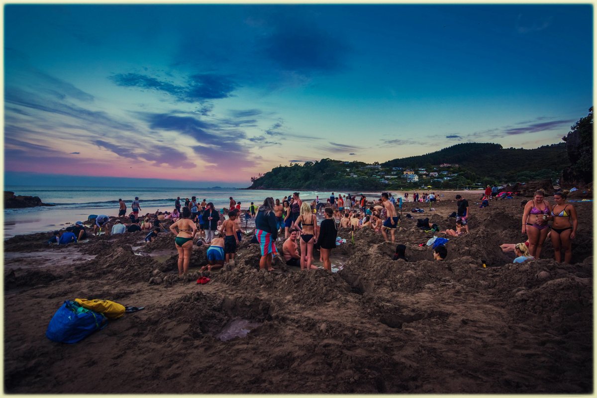 The Coromandel  @PureNewZealand is one of my fav places in the world. Hot Water beach (for those who don't know), at low tide, you dig into the sand & hot geothermal water seeps into you hole.  #BitsOfNewZealand