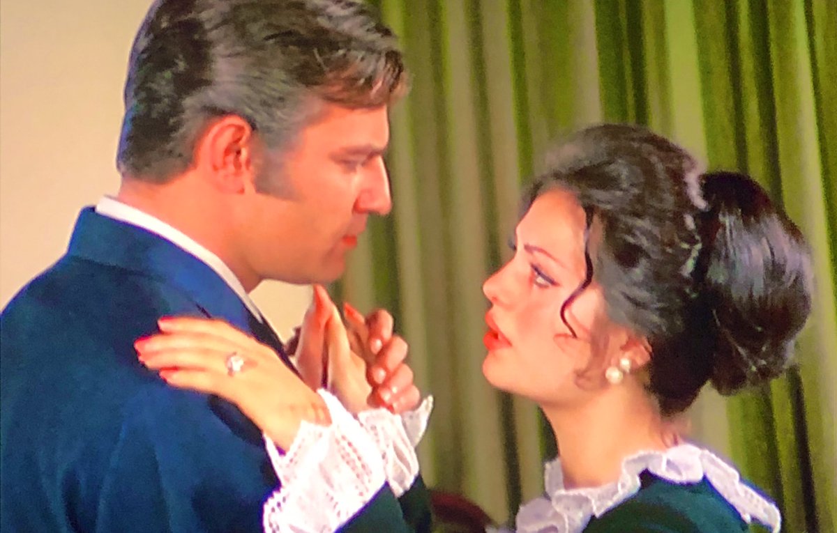 Bana öyle bakma bizi kıskanacaklar.