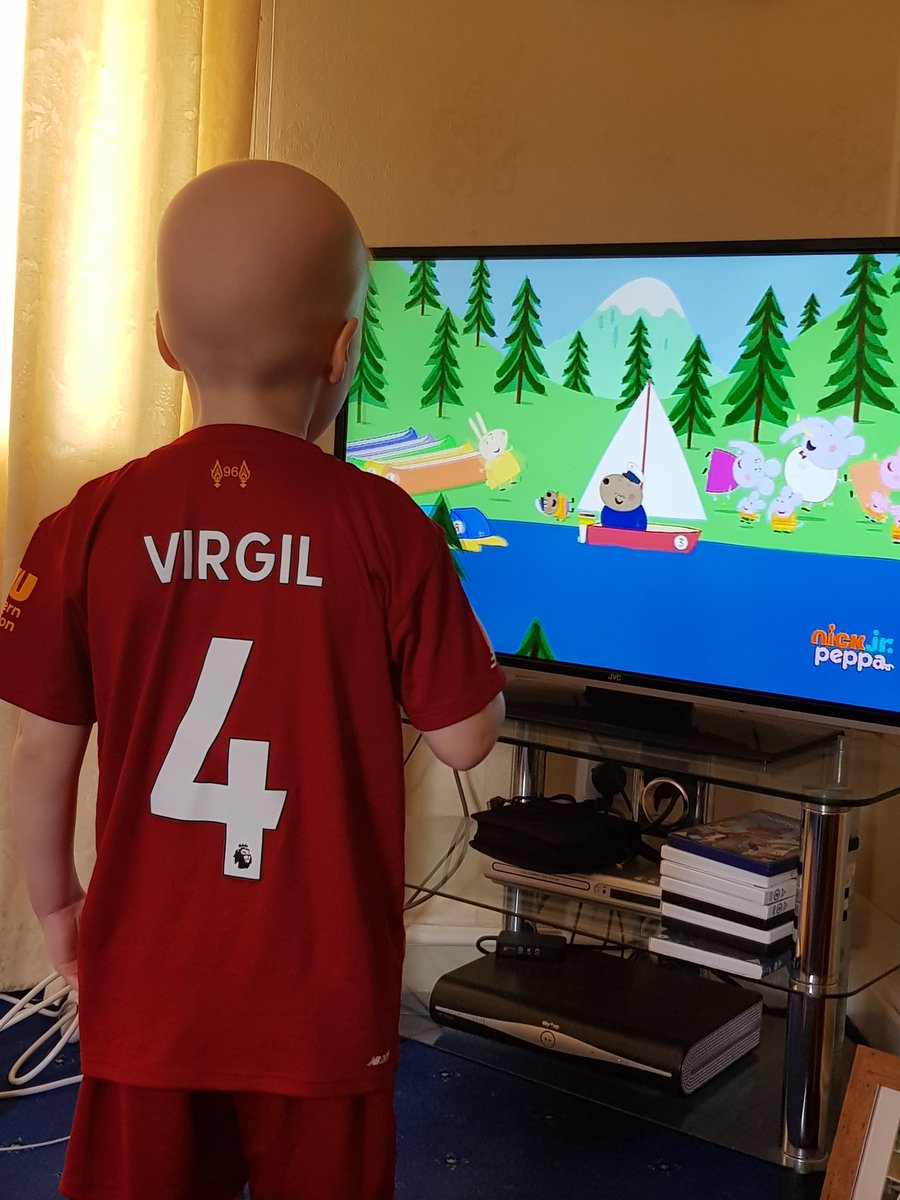 robdgamble's tweet image. My turn to get Sophie dressed this afternoon. Back to princess dresses tomorrow though for her hospital visit. @VirgilvDijk @rob_wynnLFC #LFC