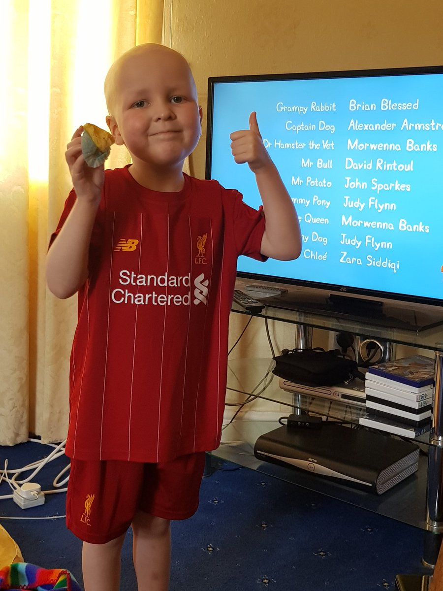 robdgamble's tweet image. My turn to get Sophie dressed this afternoon. Back to princess dresses tomorrow though for her hospital visit. @VirgilvDijk @rob_wynnLFC #LFC
