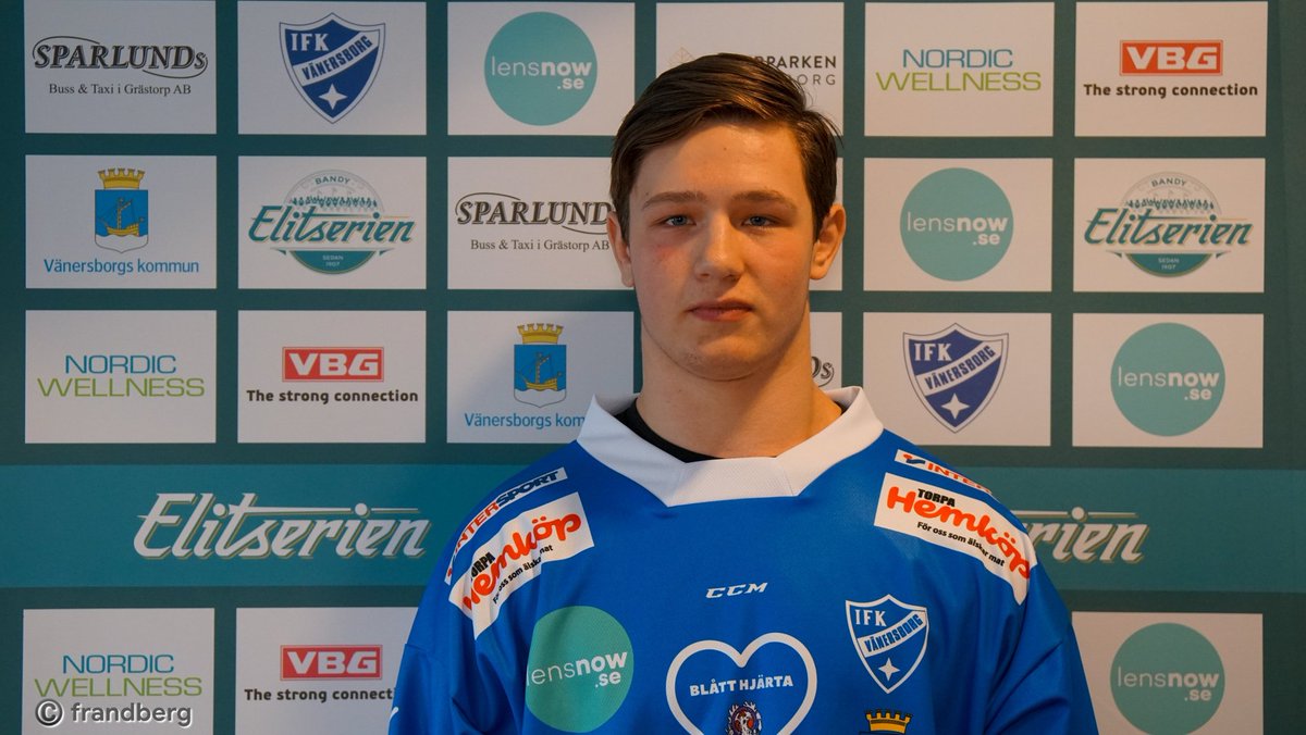 Vi hälsar P19 landslagsmannen Edvin Isaksson varmt välkommen till IFK Vänersborg! Kontraktet är skrivit på 2 år ✍️

Intervju finns på hemsidan  🎥