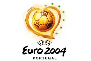 Gros thread sur l'Euro 2004 Le championnat d'Europe qui a accouché de la plus grosse surprise de l'histoire.On remet ça : vidéos, archives, anecdotes, analyses et humour.On déguste un pastel de nata en se rappelant les bons souvenirs