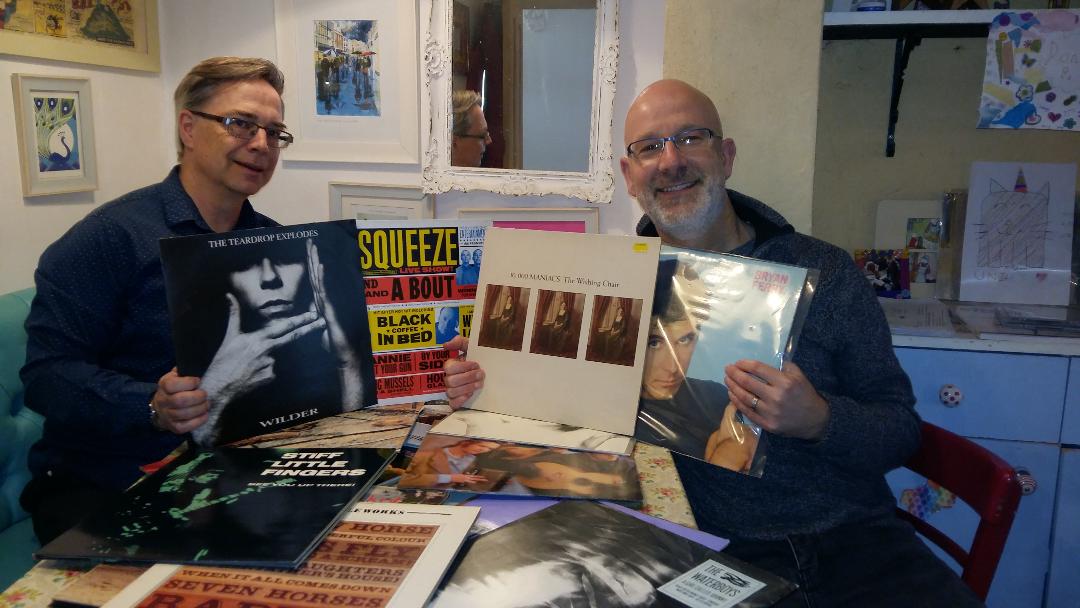 READ THIS! *New* Q & A with Oxford Mail journalist Andy Ffrench - talking books & records markwatkinsconsumerguide.tumblr.com/post/615089698… @dare_hub  @AffrenchFfrench #oxford #recordcollecting #music #vinylcollection #vinylrecords #BookWorm #bookcollecting #vinylcommunity