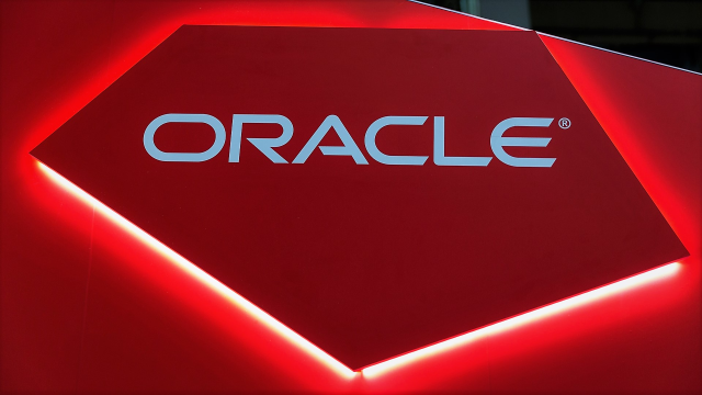 GibaultDimitris's tweet photo. Build your cloud innovation skills with #free Oracle courses and certification. The online learning content covers #CloudInfrastructure and #AutonomousDatabase and will be available until 15 May. https://t.co/I3sTxvVYxL https://t.co/BEuzo8jMFP