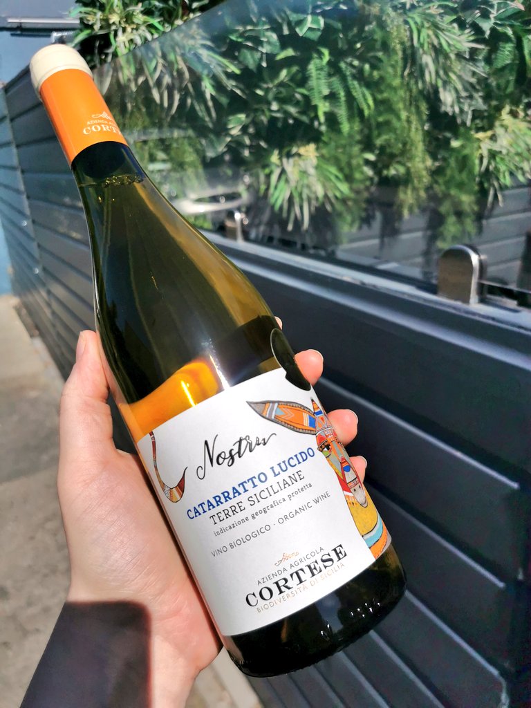 <a href="/CorteseSicilia/">Azienda Agricola Cortese</a> organic wine from Sicily. Sunny day treat picked up in <a href="/OBriensWine/">O'Briens Wine</a> 

Love the label 👍

#winewednesday #winelover #wine