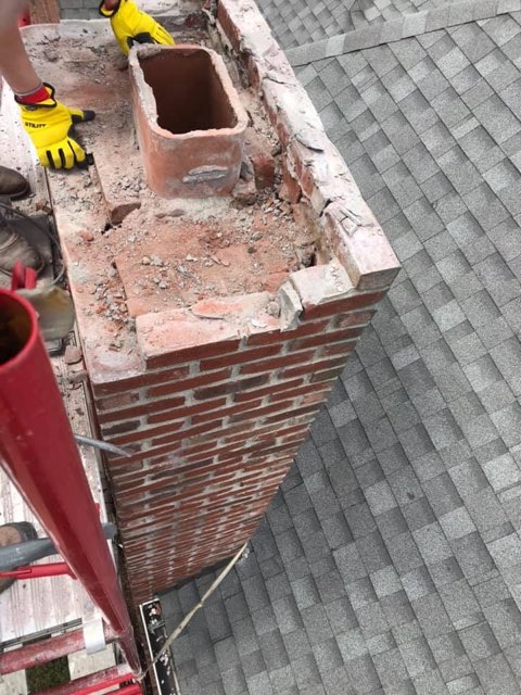 TN_Chimneysweep's tweet image. A complete chimney tear down &amp;amp; rebuild after safety inspection shows building defects and code violations. Schedule your inspection and set your mind at ease. #NashvilleFireplace #SafetyFirst #NFC #Fireplace #FireplaceInspections