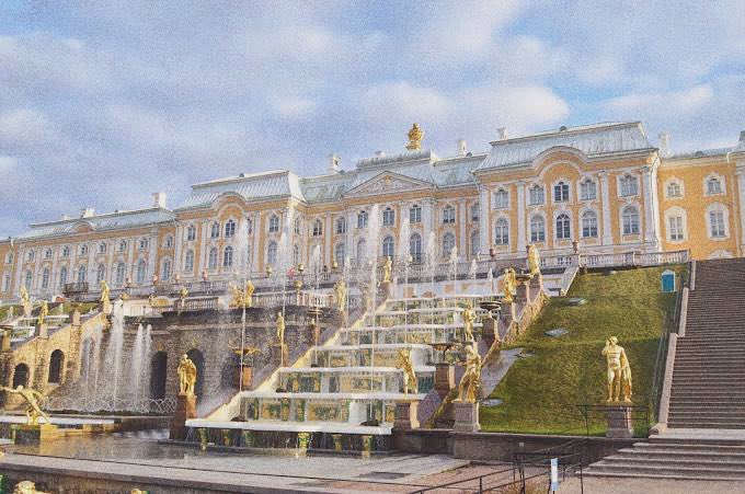 𝑠 𝑢 𝑖 ロシアにあるペテルゴフ宮殿にときめきが止まらない パステルイエローの壁とミントグリーンの屋根のコントラストが絶妙にかわいいし 窓のかたちが個人的にすっごく好みだし なんといっても内装のアンティーク感が最大のときめきポイント