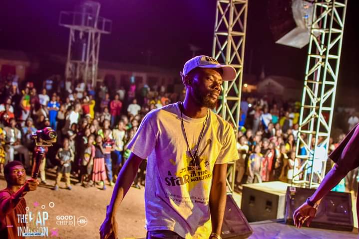KingMenxee's tweet photo. Doing the good work
Fanning the flames
Burning with passion
Praying for rain

#RapInvasion #CHH https://t.co/FKyQmBgdLT