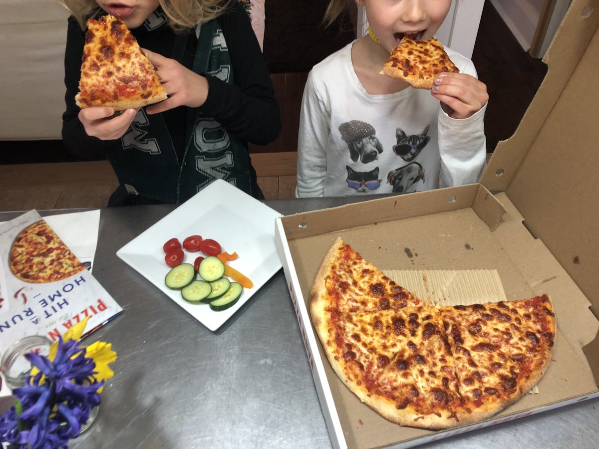 Taking a break from #MGM <a href="/montcrest/">Montcrest School</a> to enjoy Wednesday Pizza Lunch remotely!