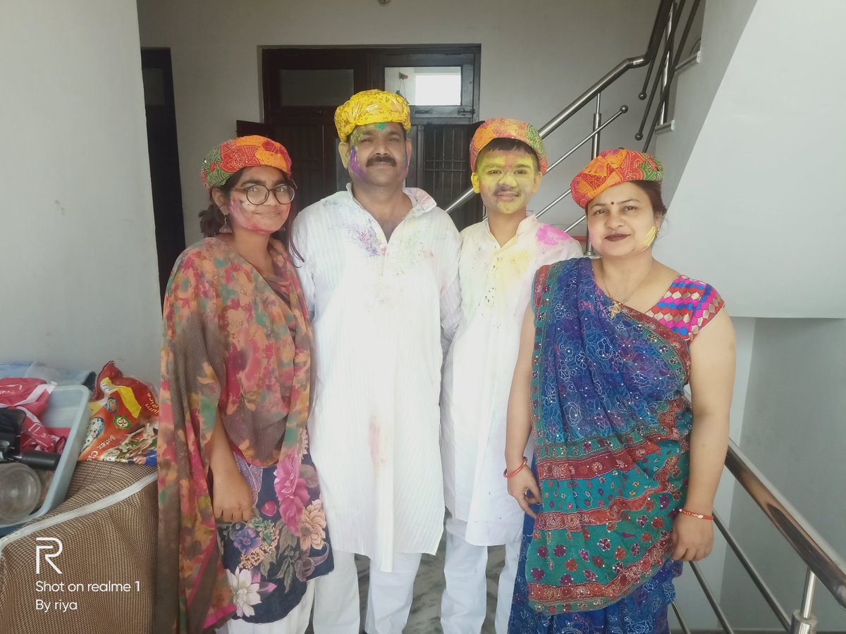 RIYAPORWAL9's tweet photo. @realmemobiles #CloseToFamily #Createathome #shotonrealme moments https://t.co/9POsrsoWhb