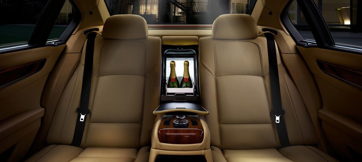 vincentsalimon's tweet photo. Ce soir place à l'imagination, au design et à la créativité dans #BMWInside.
Tristan vous conseillera pour créer votre #BMW sur mesure. #BMWIndividual
RDV à 18h sur l'Instagram @BMWFrance => https://t.co/eiD3CV6fwS #RestezChezVous https://t.co/e4bXEHHuk2