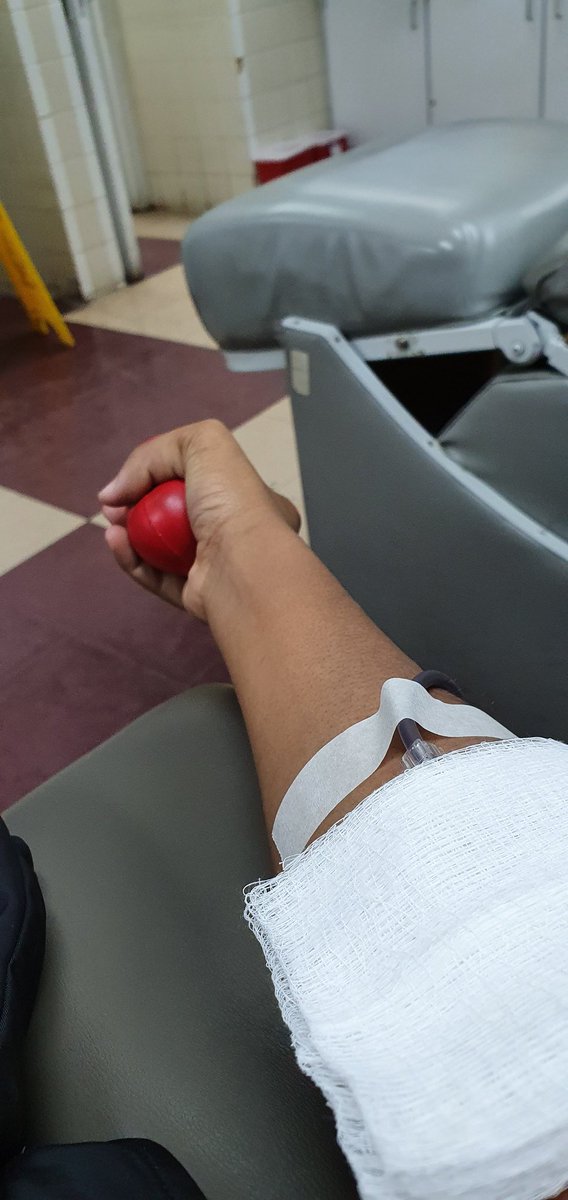 Health Minister Dr. Duane Sands recently said the blood bank at Princess Margaret Hospital was in urgent need of donations amid the COVID-19 pandemic. 

This is me doing my part to help those in need during this crisis. 

I strongly advise you to do the same.  

#BahamaStrong