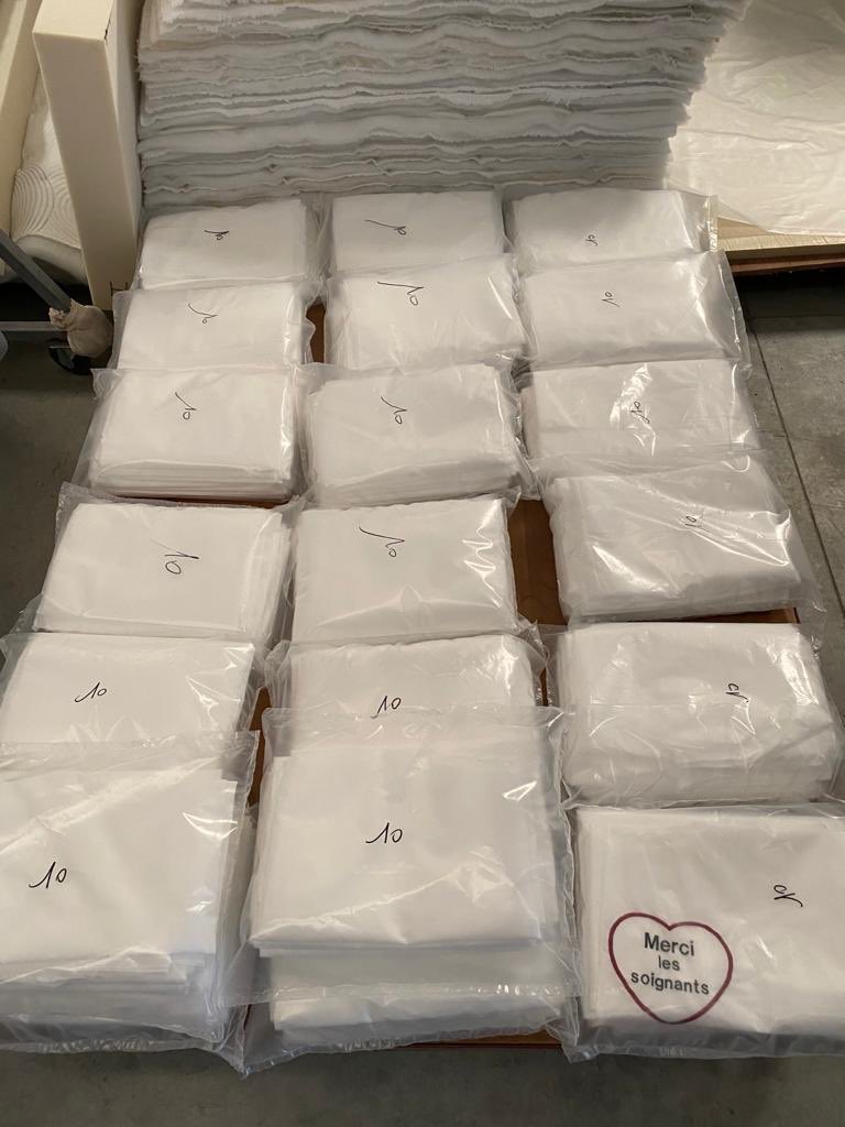 LattNatur's tweet photo. Demain, 30 masques ainsi que 200 surblouses seront livrés à l’EHPAD Saint Exupery de Lyon ! Merci à nos salariés bénévoles ❤️
D’autres livraisons sont en préparation ⏳ #COVID19 #United #Solidaires @SemounElie https://t.co/xDbjgSYEVz